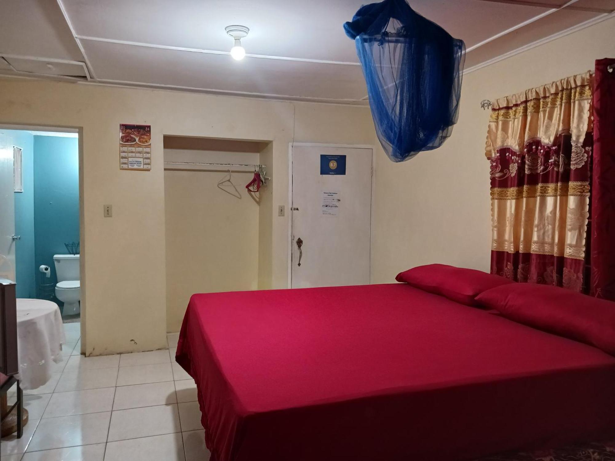 Tina's Guest house Ocho Rios