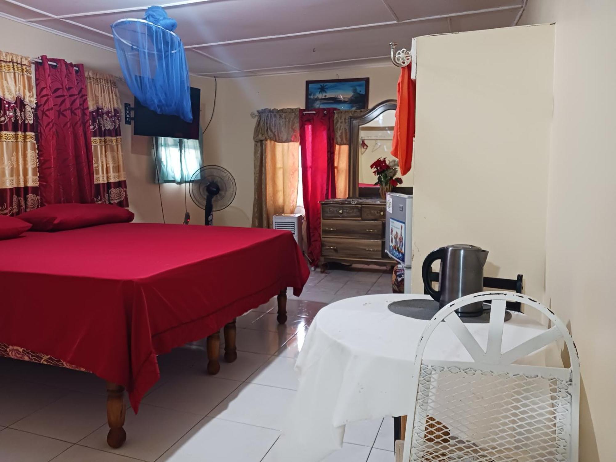 Tina's 3* Ocho Rios