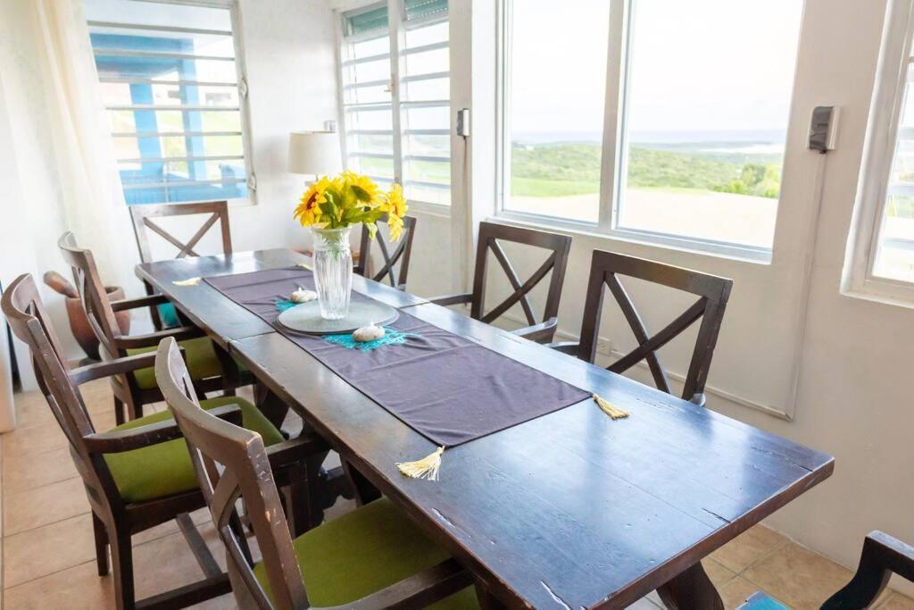 Apartment Hill With 360 Degree Balcony View