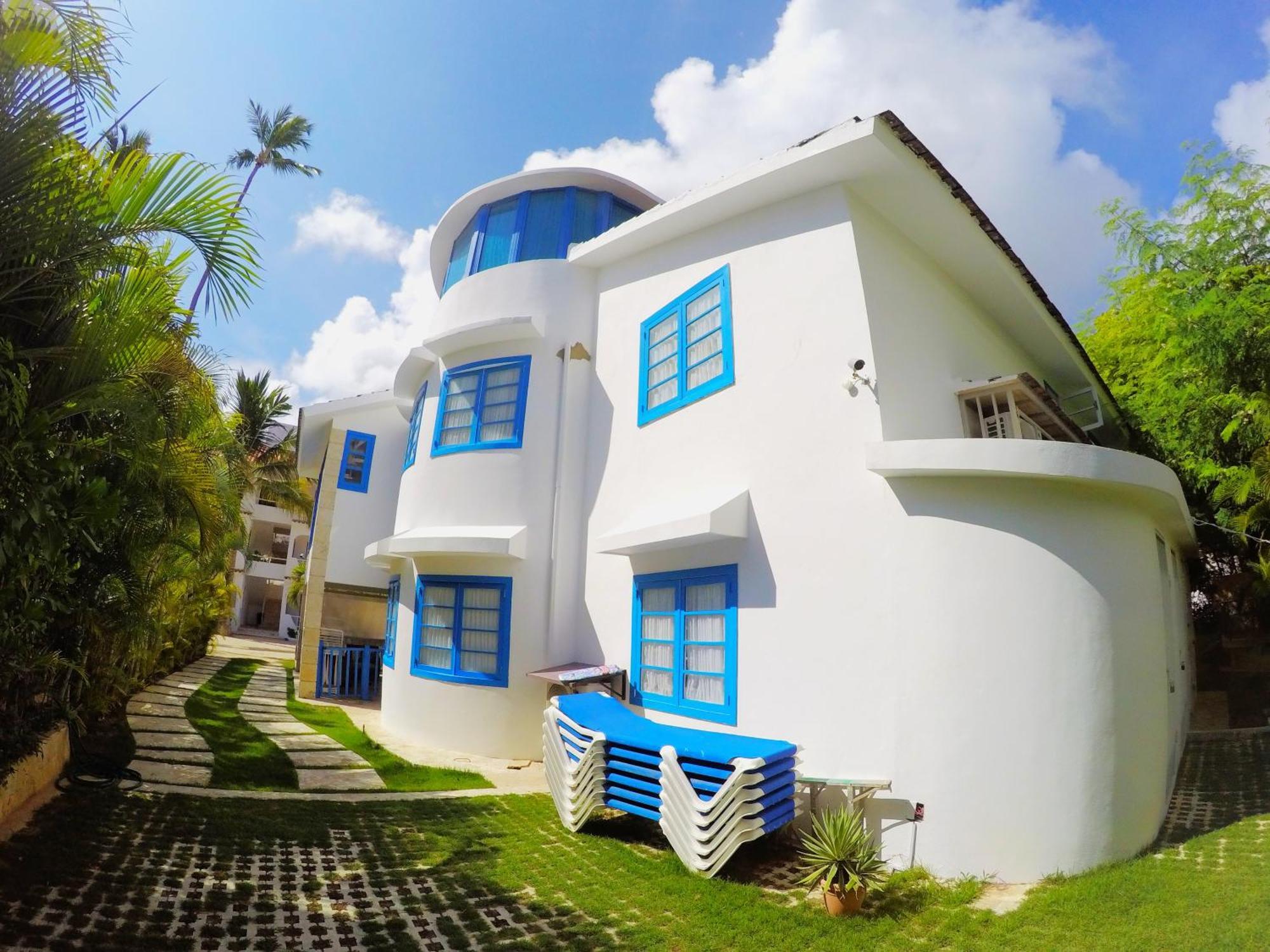 Villa Atlantic & *