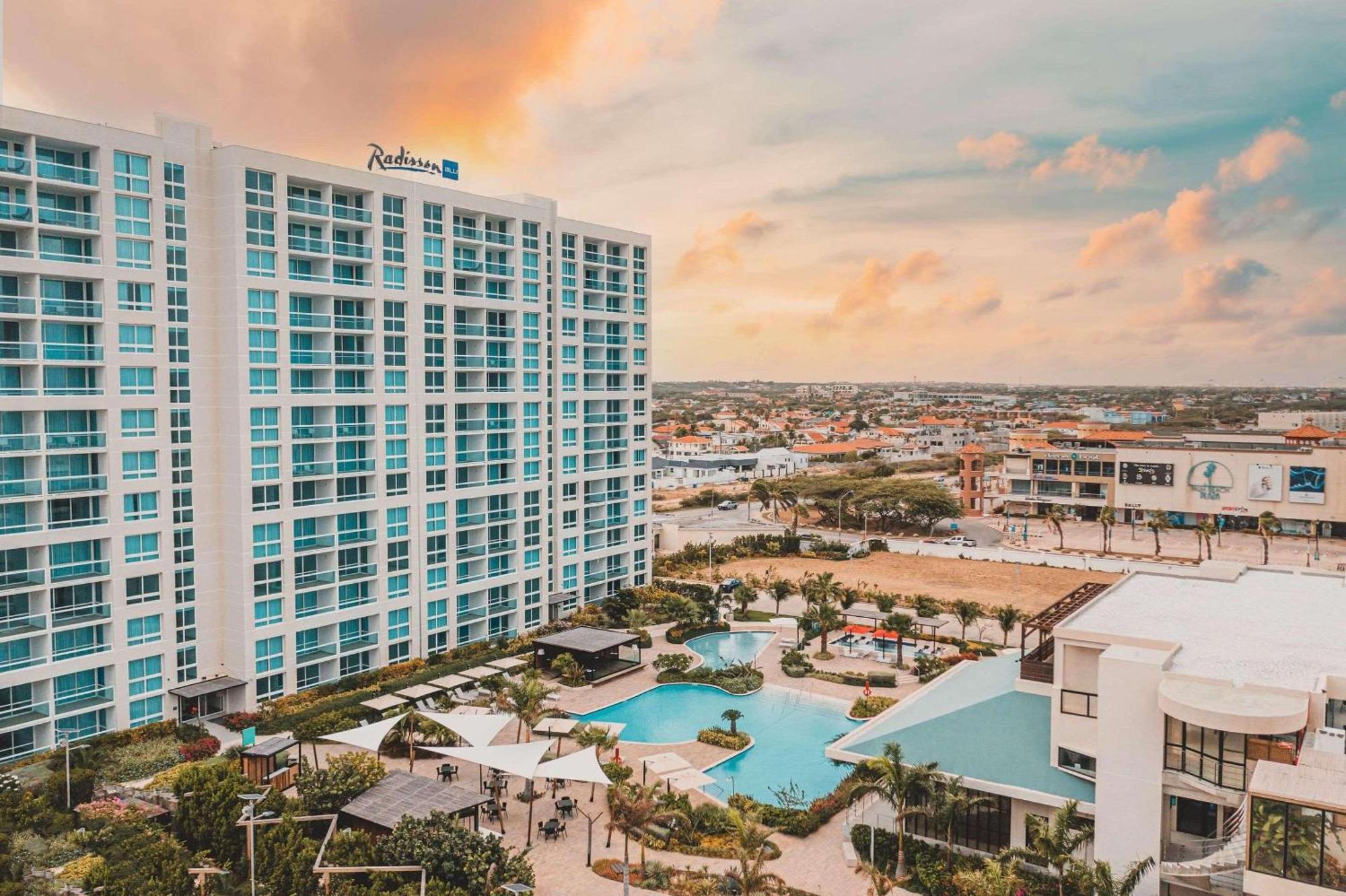Radisson Blu Aruba Palm Beach