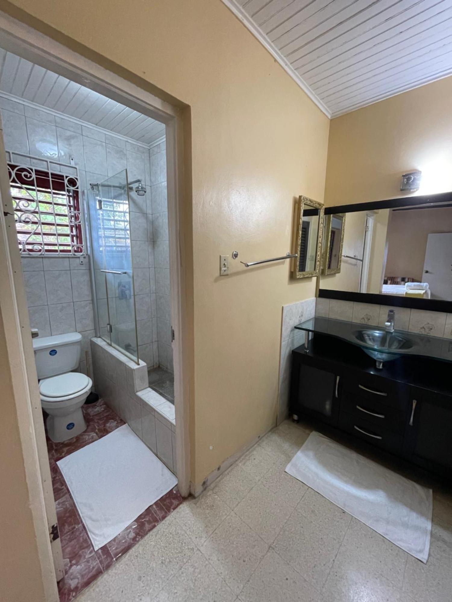 Peaceful Palms Guest house *