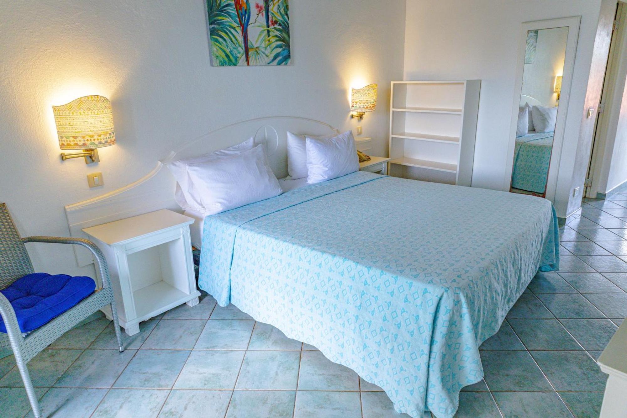 Ocean Point & Adults Only 4*