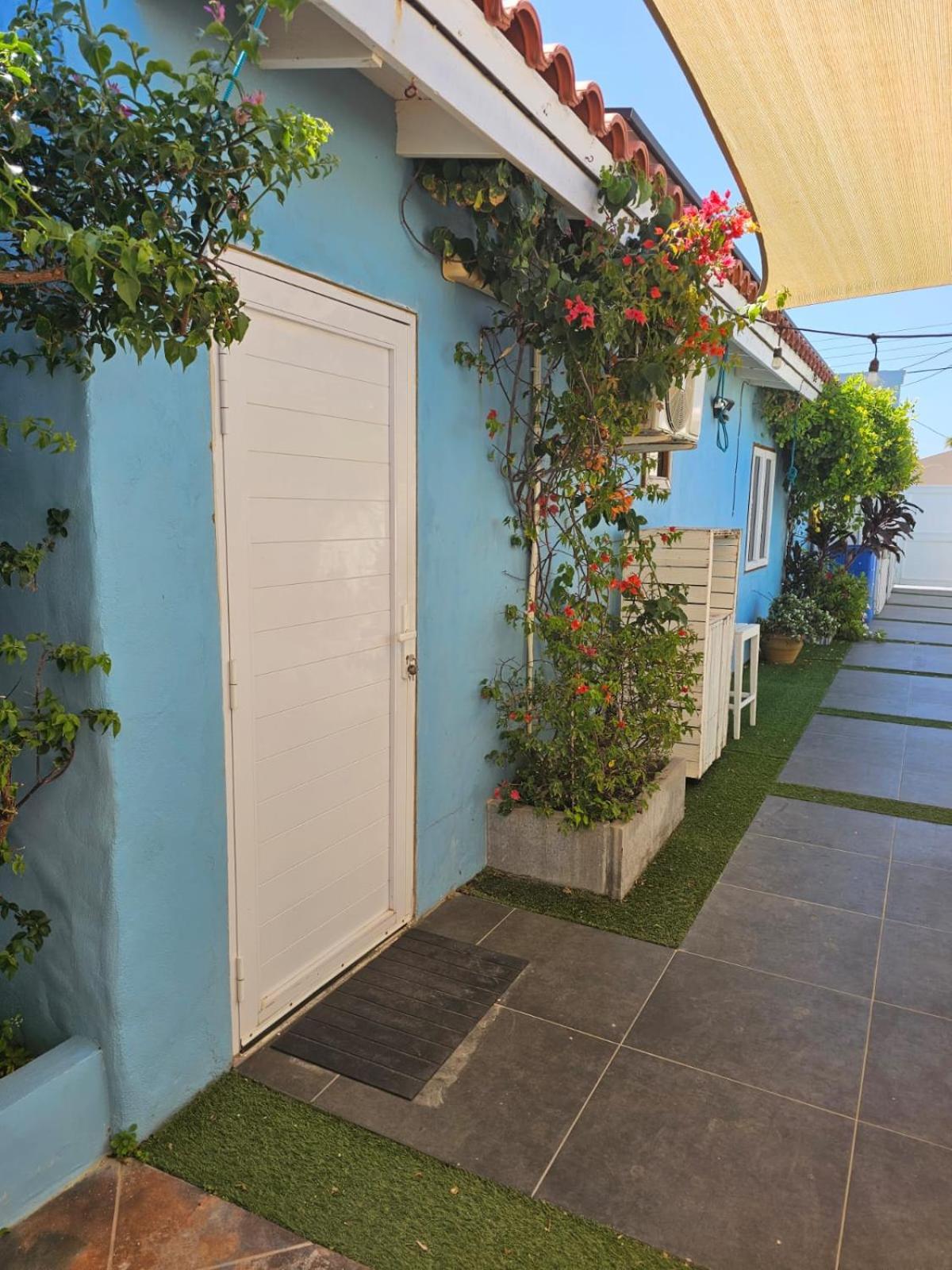 Sandcastle Guest house Palm Beach