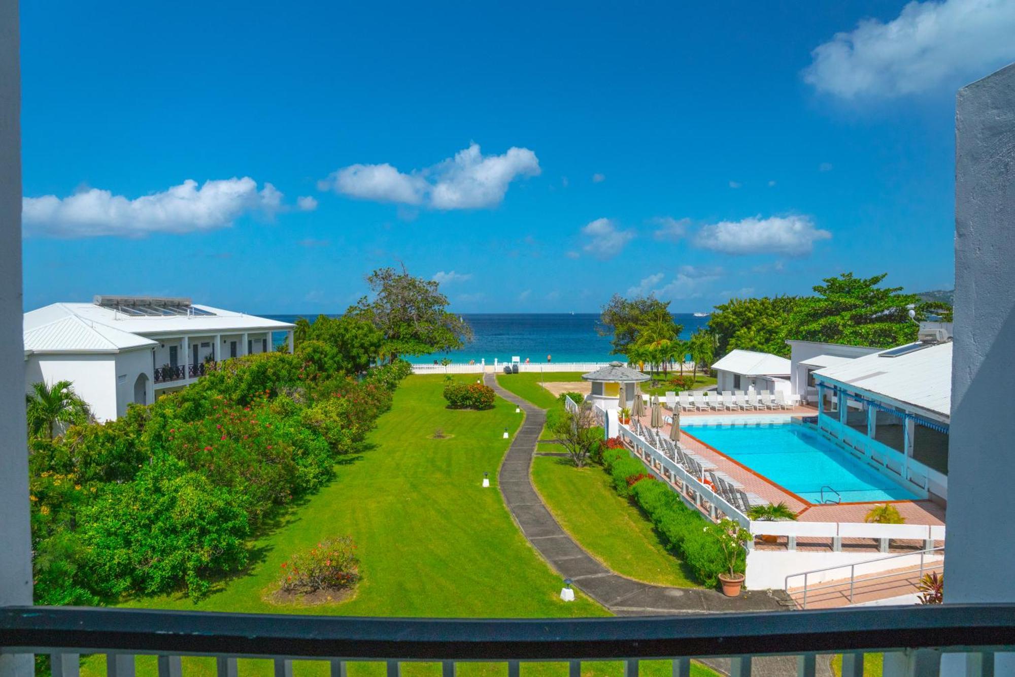 Allamanda Beach Hotel 3*
