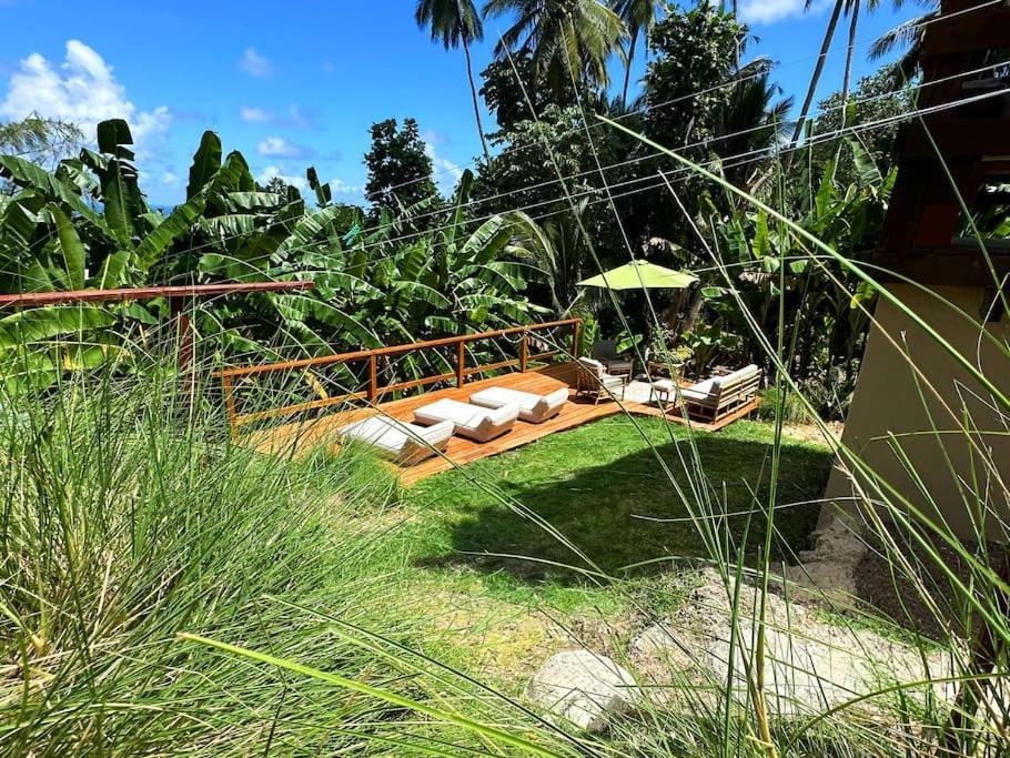 Little Diamond, Wooden Jungle House. Bathsheba. Casa de férias *