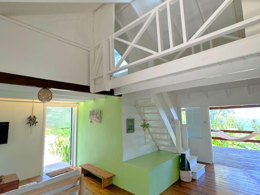Little Diamond, Wooden Jungle House. Bathsheba. Casa de férias *