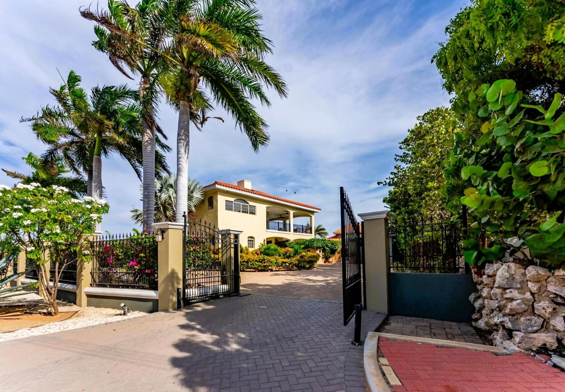 Bocobay Seaside House