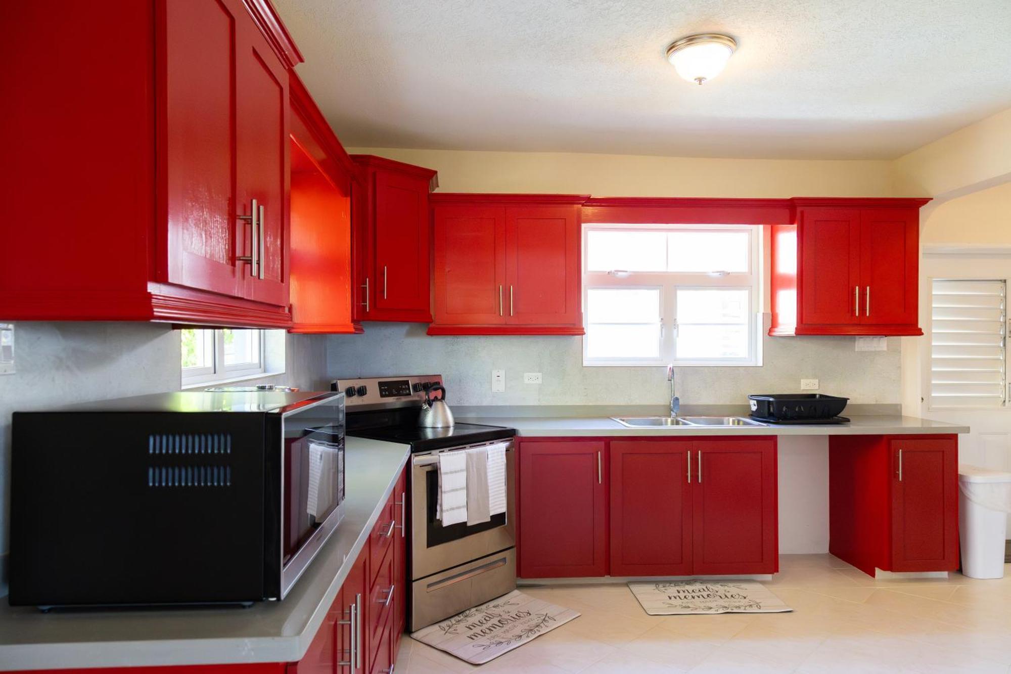 E St Silas St Apartment *