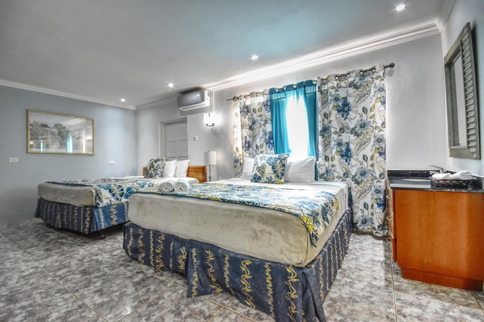 Palm Retreat Hotel 3*