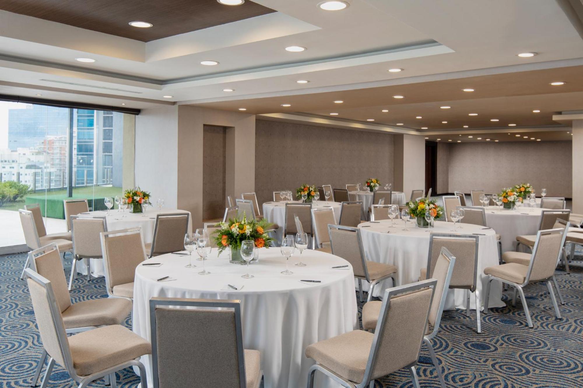 Hotel Embassy By Hilton