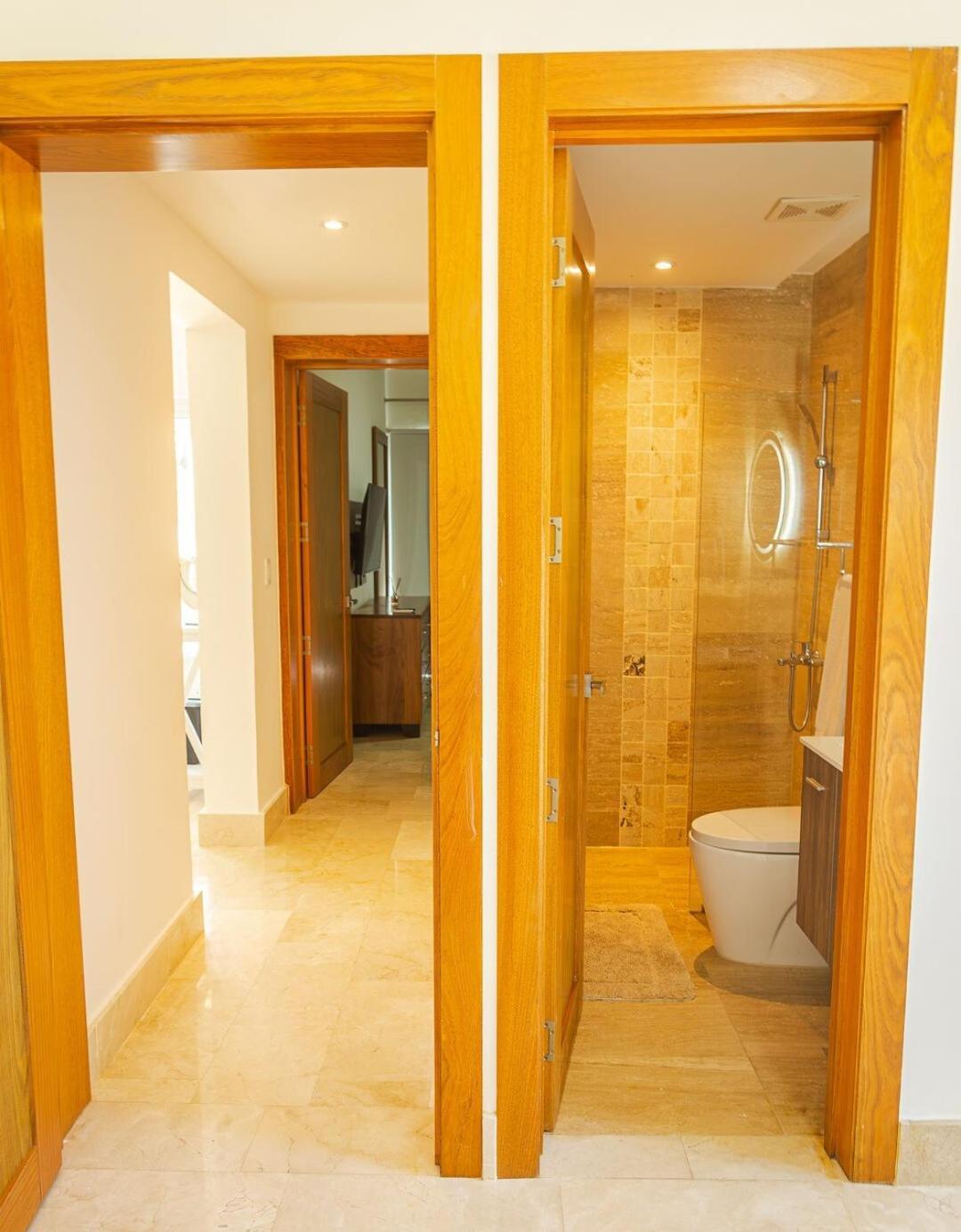 Pop Riviera Golf Apartment