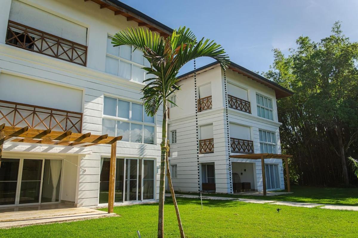 Pop Riviera Golf Apartment