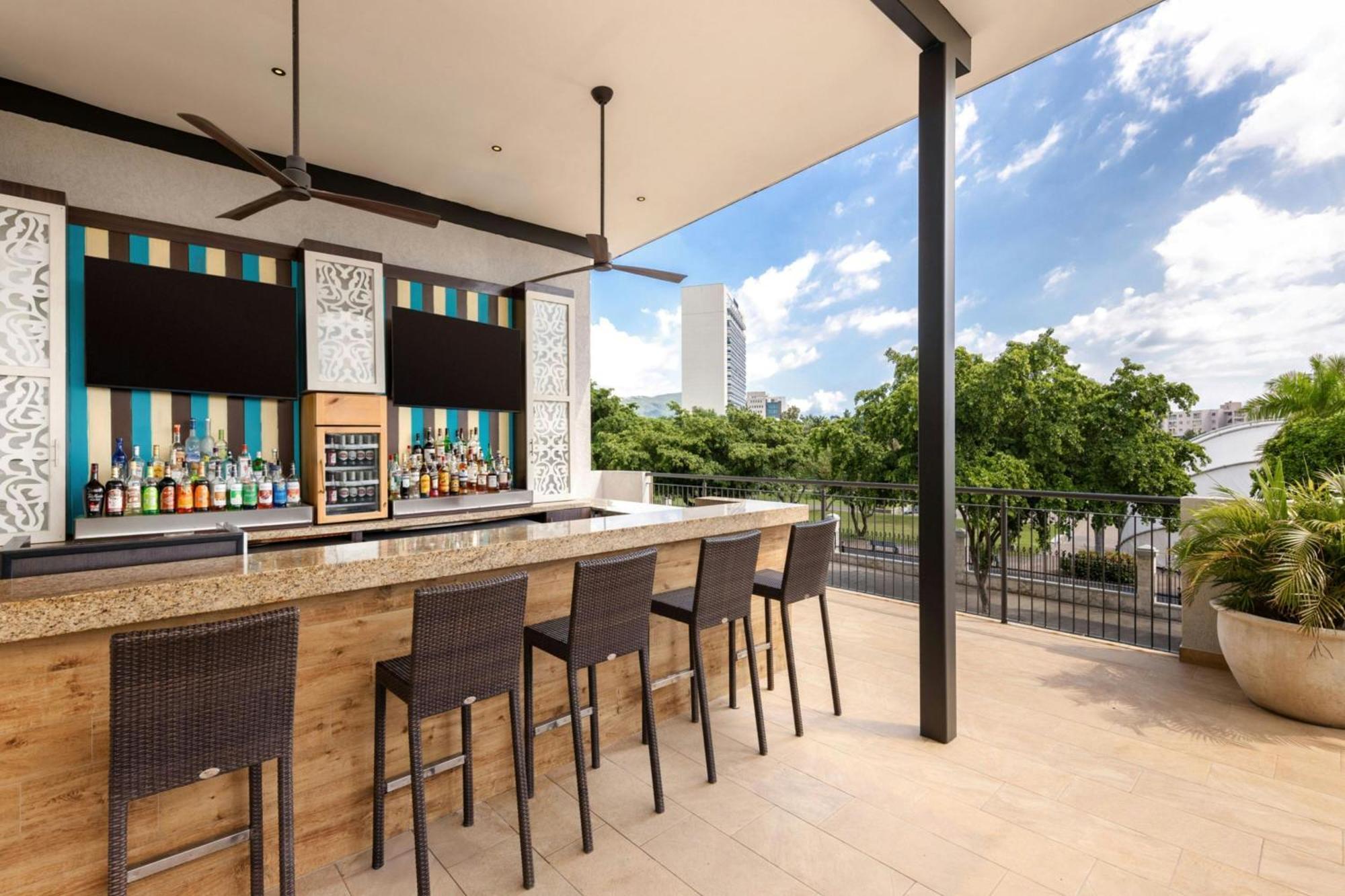 Hotel Courtyard By Marriott Kingston, Jamaica 4*