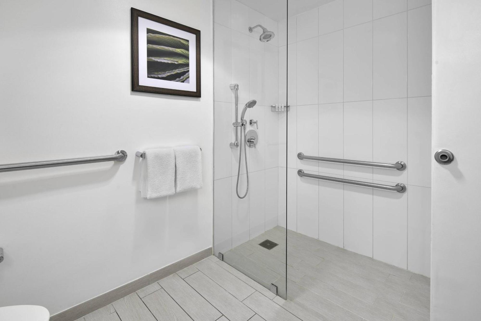 Hotel Courtyard By Marriott Kingston, Jamaica