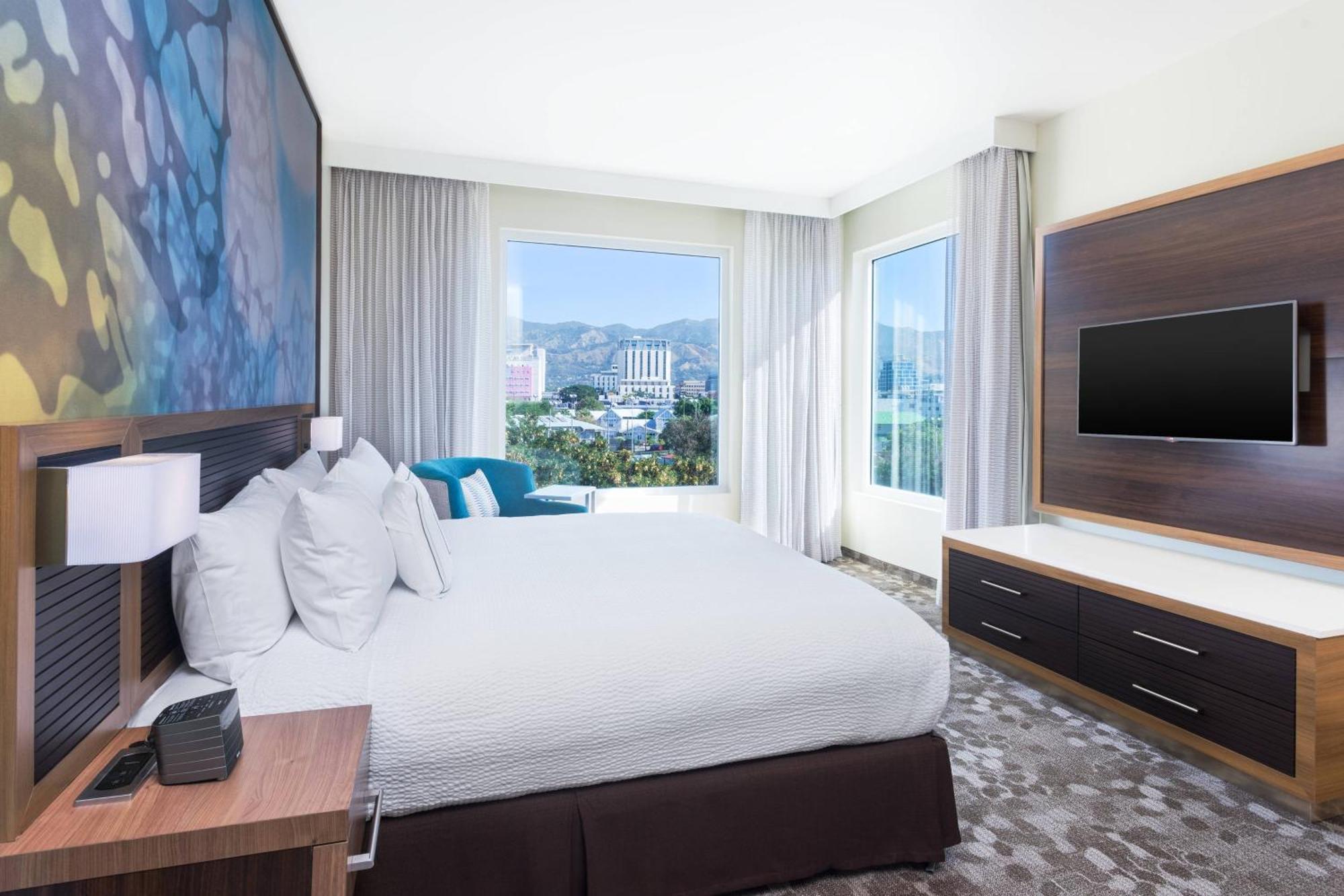 Courtyard By Marriott Kingston, Jamaica Hotel Kingston