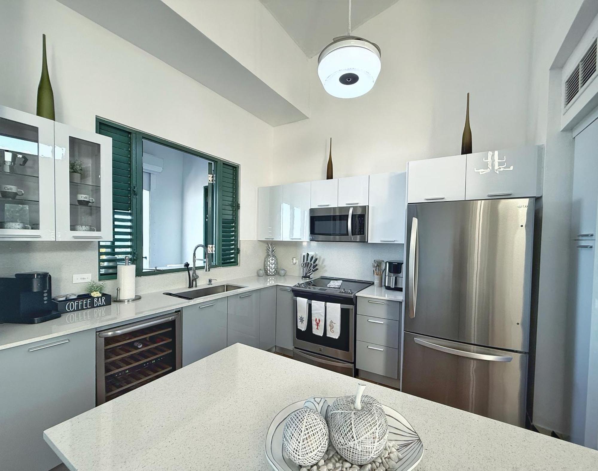 Luxury Ocean View Penthouse Apartment