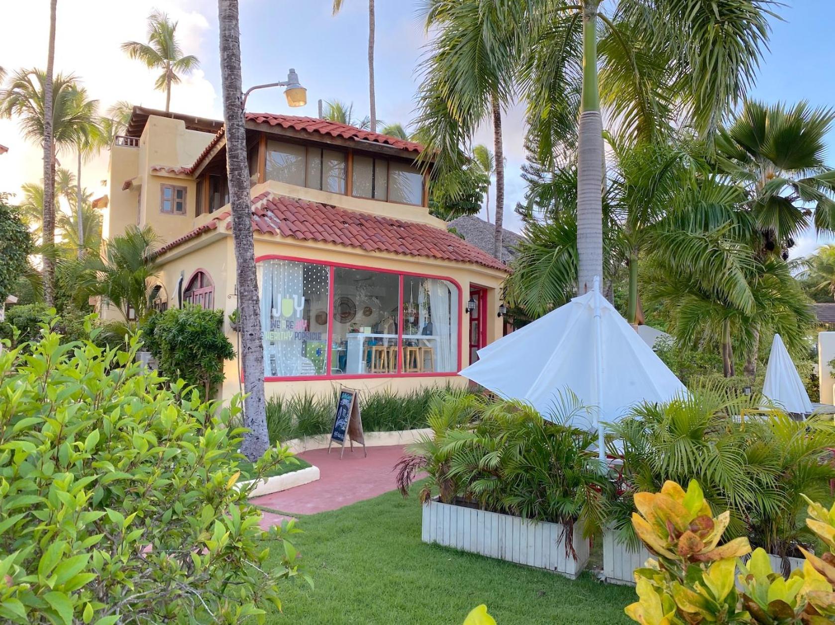 Hotel Serenity And - Playa Corales