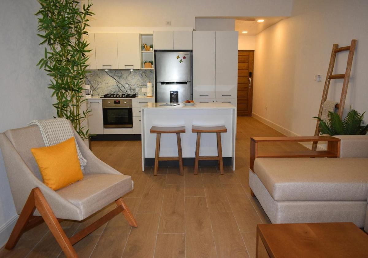 Perla Marina Condo- Walk To Yoga, & Food
