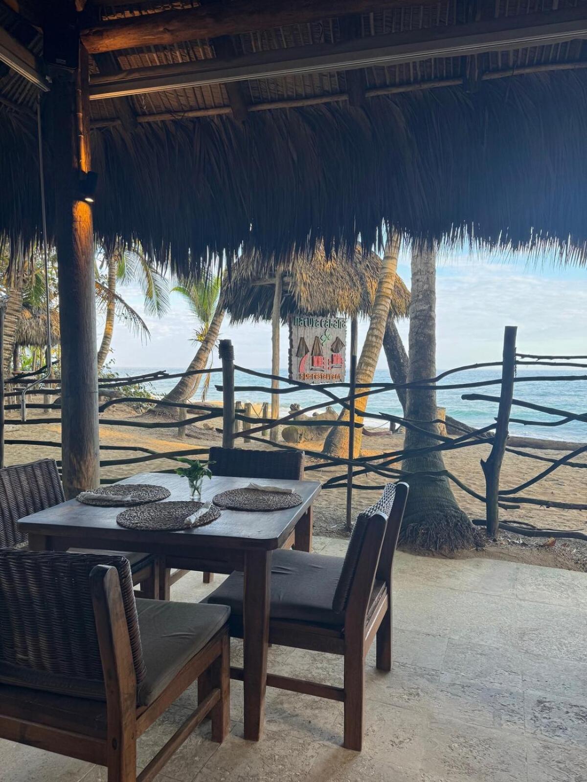 Perla Marina Condo- Walk To Yoga, & Food