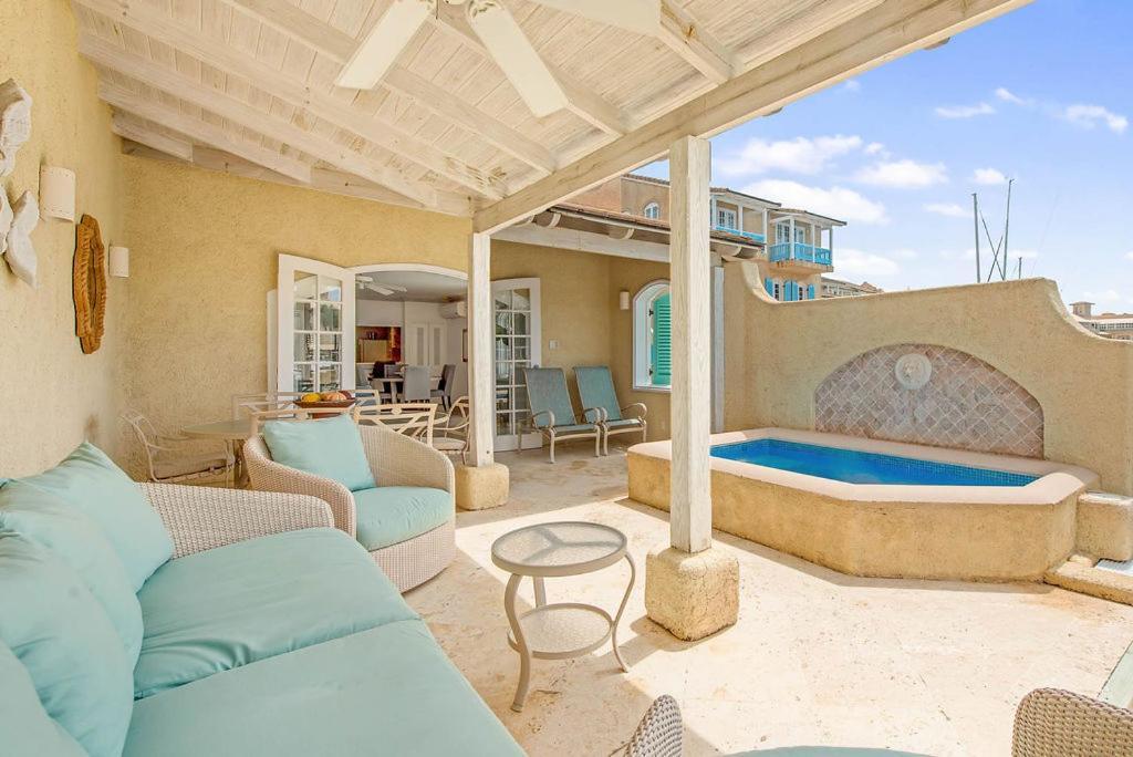 Port St. Charles 4*