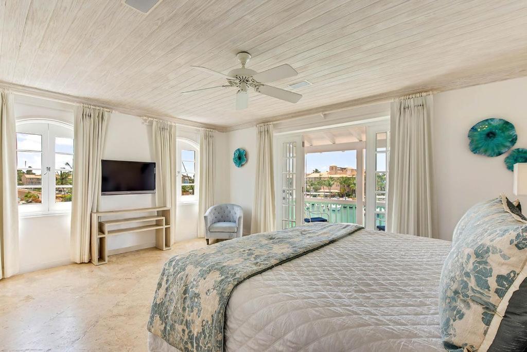 Resort Port St. Charles 4*