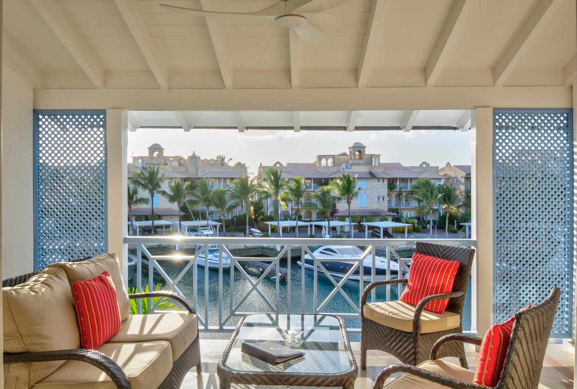 Port St. Charles 4*