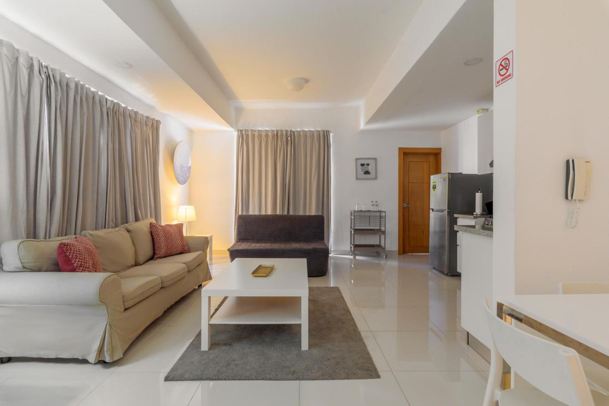 Escape Apartments, Balcony, Pool & Gym In La Julia Apartment Santo Domingo