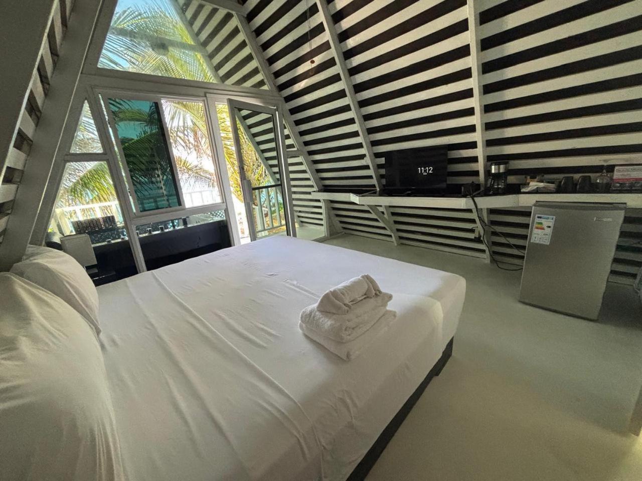 The Sea Cliff & Hotel 4*