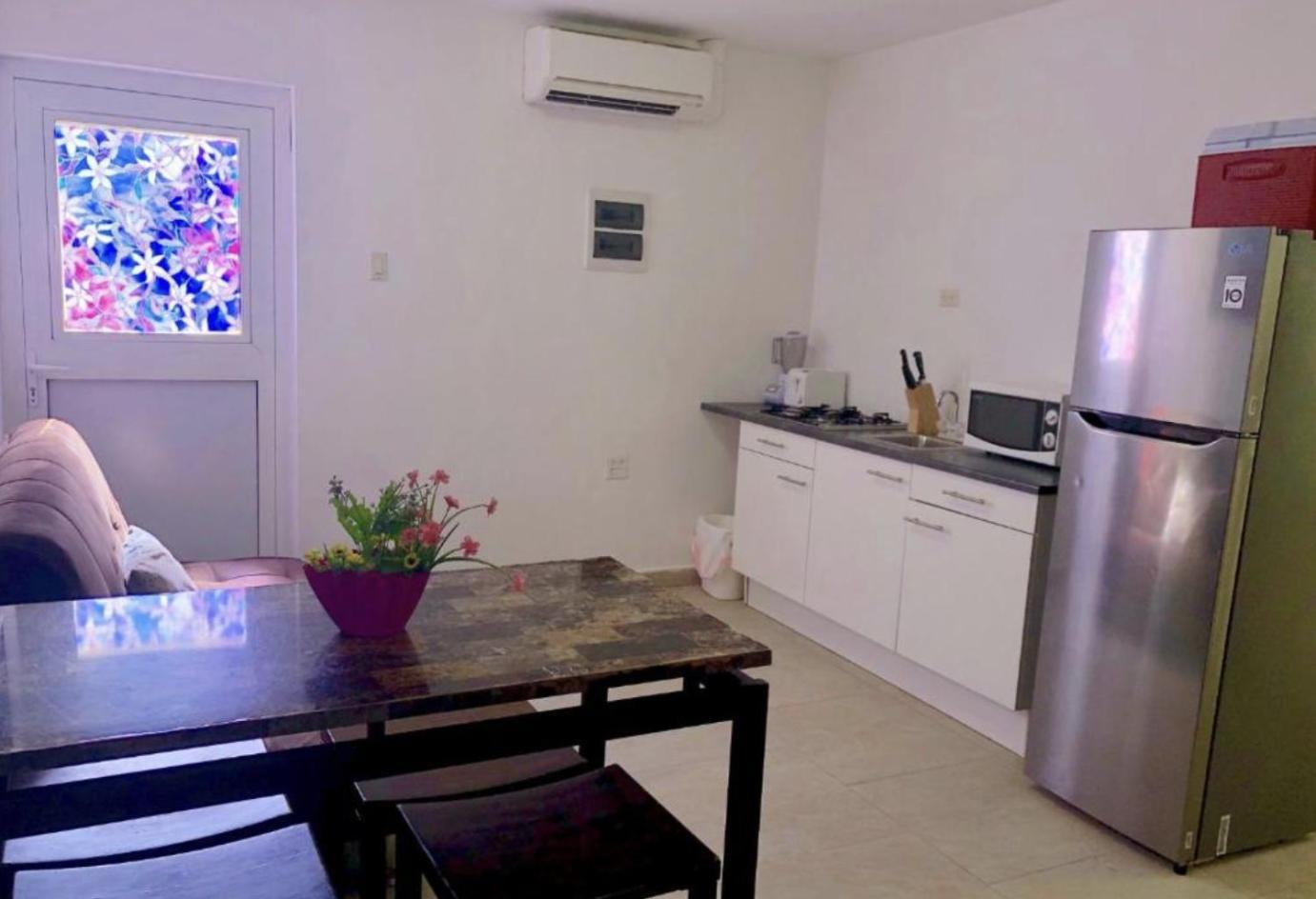 Genesis Apartment *