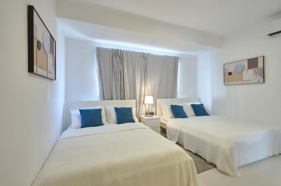 Escape Apartments, Balcony, Pool & Gym In La Julia * Santo Domingo