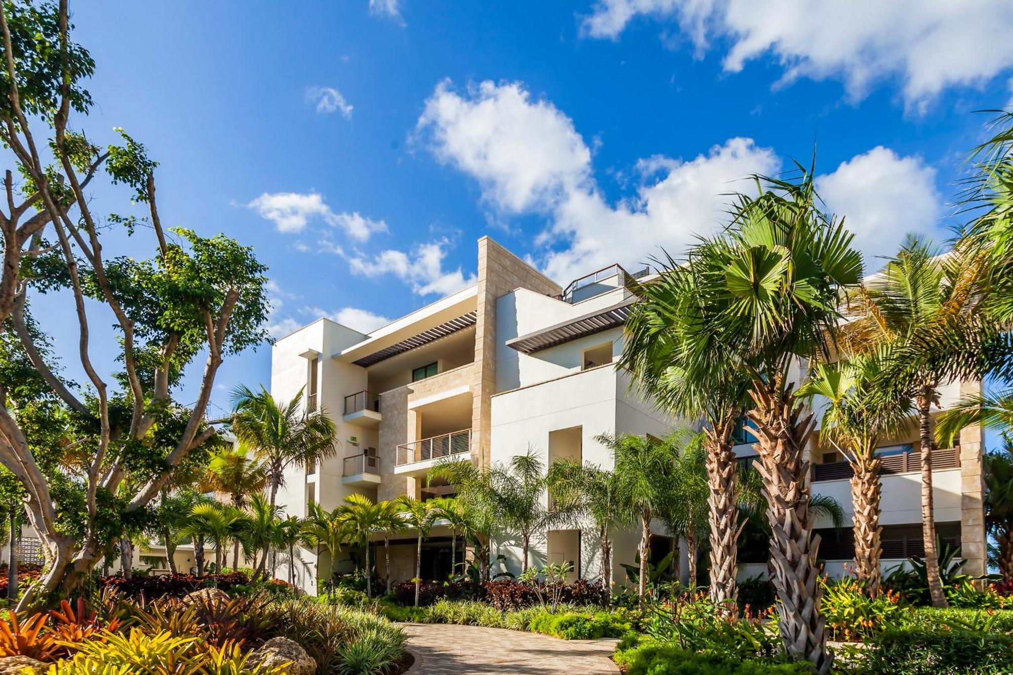 Hotel Residences At Beach, A Ritz Carlton Reserve