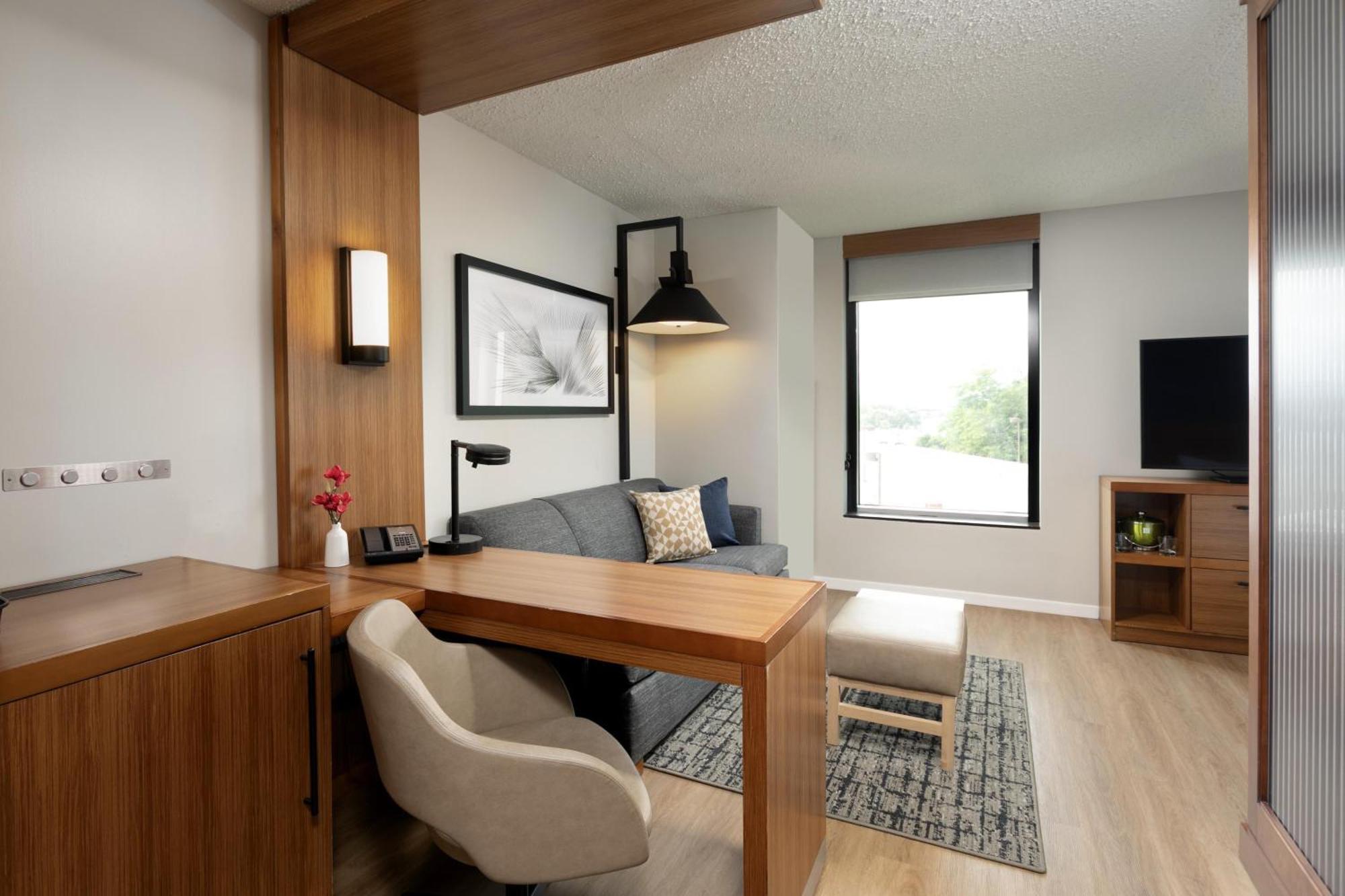 Hyatt Place Hotel 3*