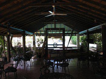 Hotel Sandy Point Village 2*