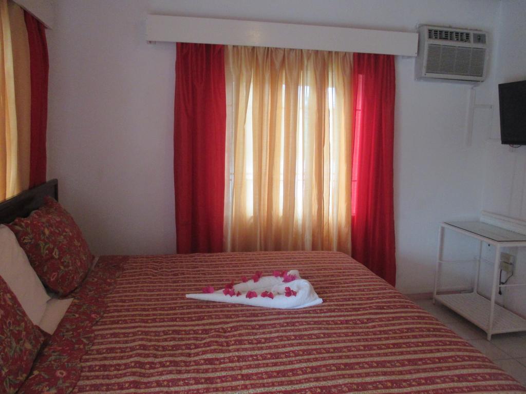 Hotel Executive Mammee Bay