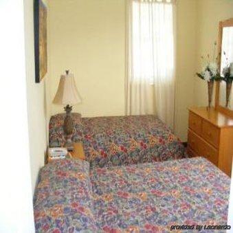 Paige Pond Country 3*