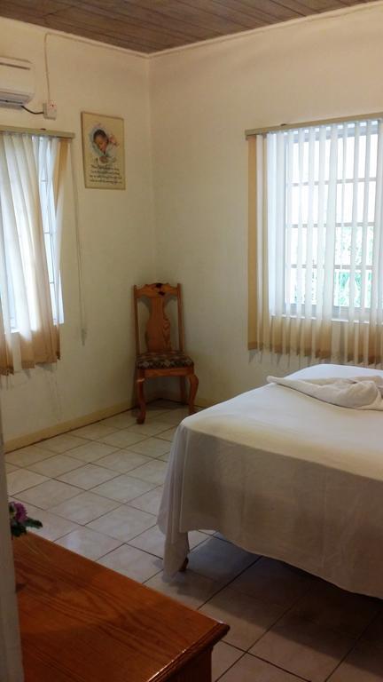 Paradise Place Apartment *