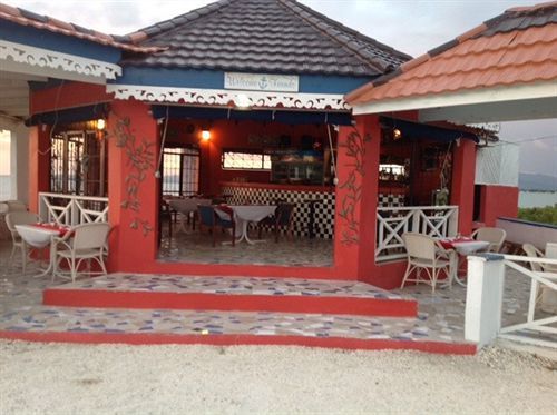 Hotel Idlers' Rest Black River