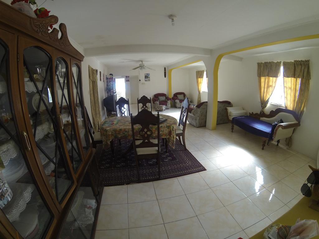 Guest house Tina's 3*