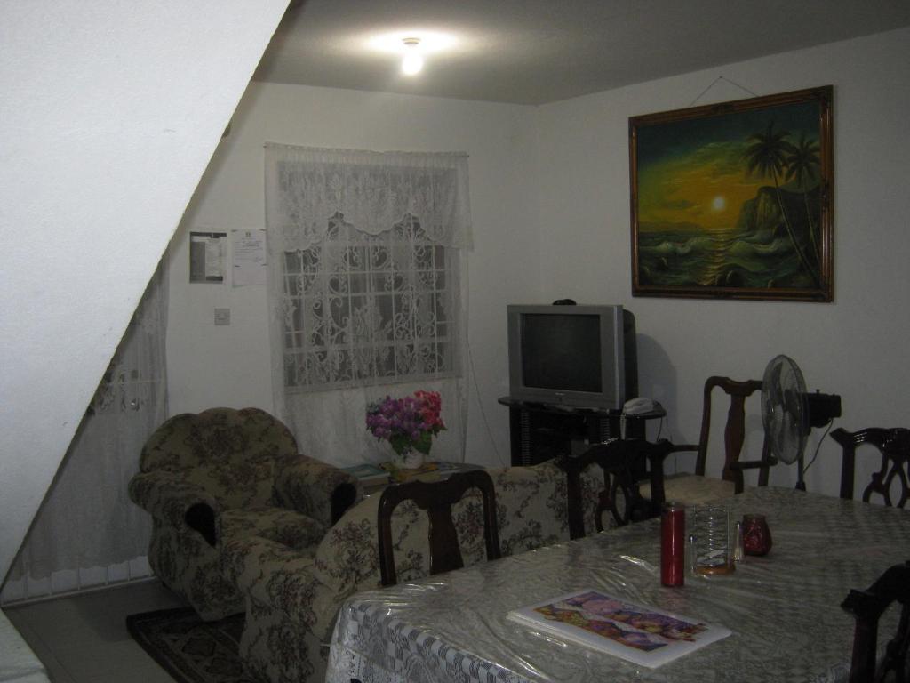 Winchelsea Guesthome The Hole