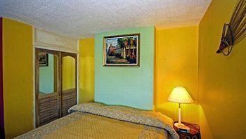 Turtle Towers Aparthotel