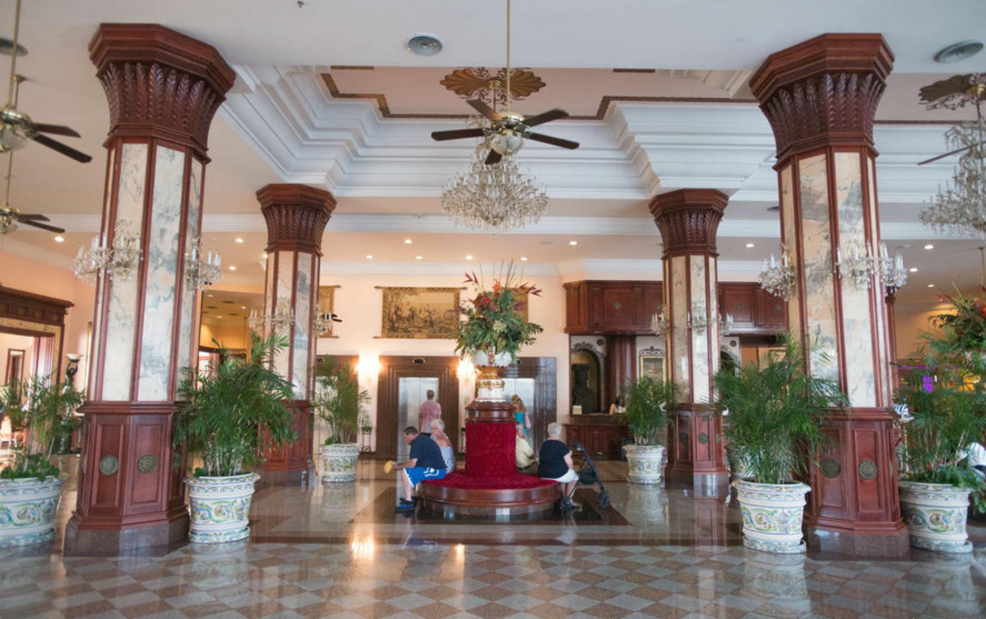 Riu Palace Paradise Island (adults Only) Creek Village
