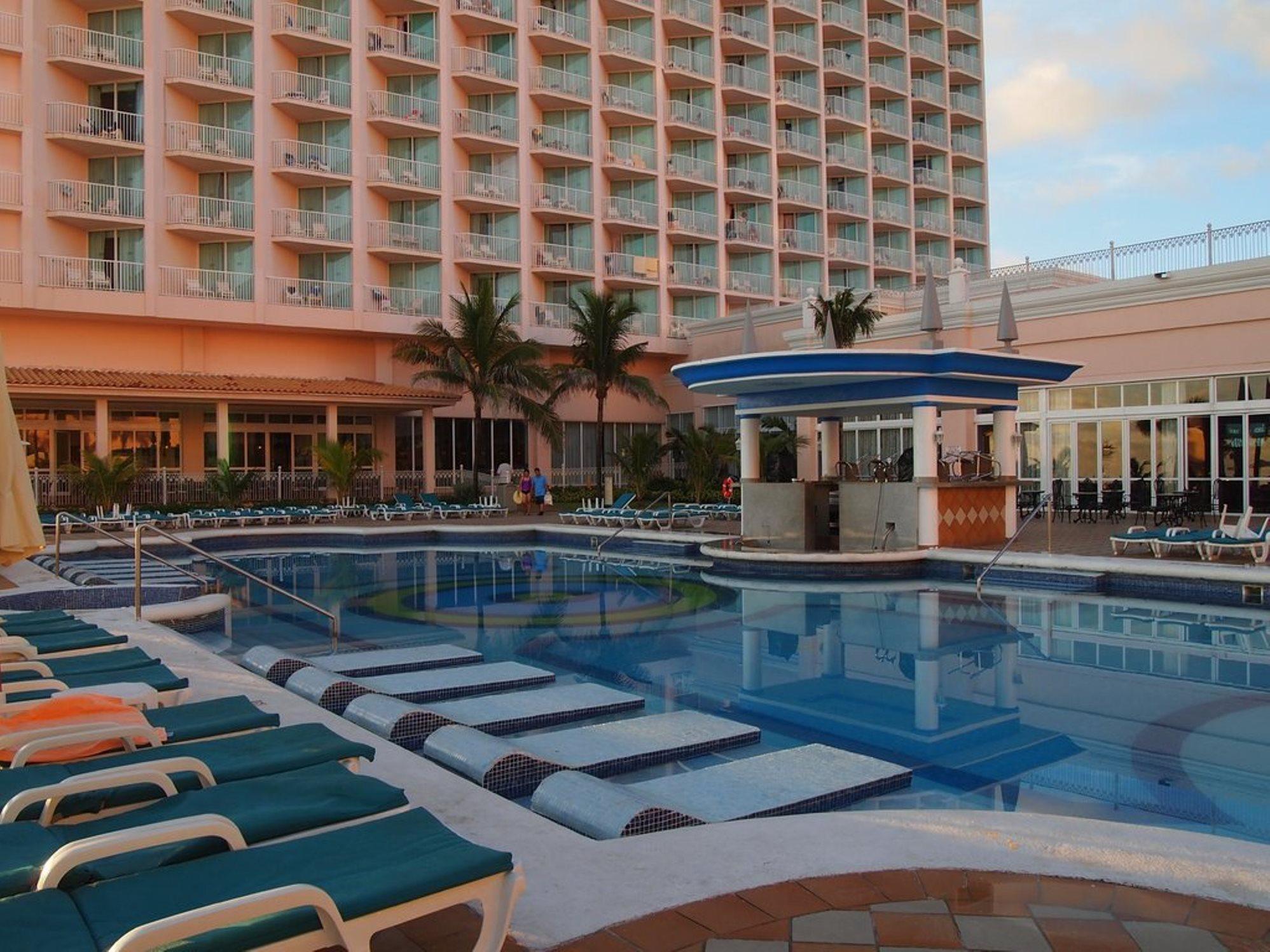 Hotel Riu Palace Paradise Island (adults Only) Creek Village