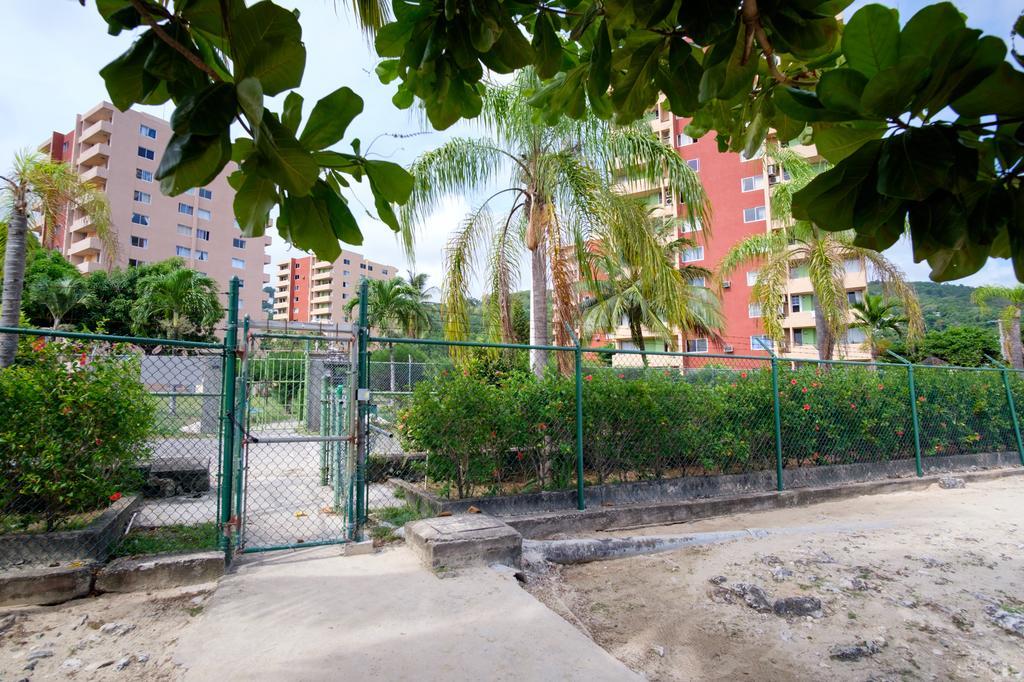 Apartment Modern Eshae Living Ocho Rios