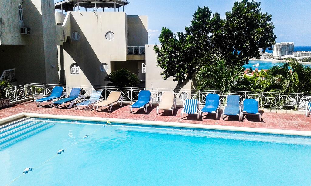 Hotel Skycastles Ocho Rios
