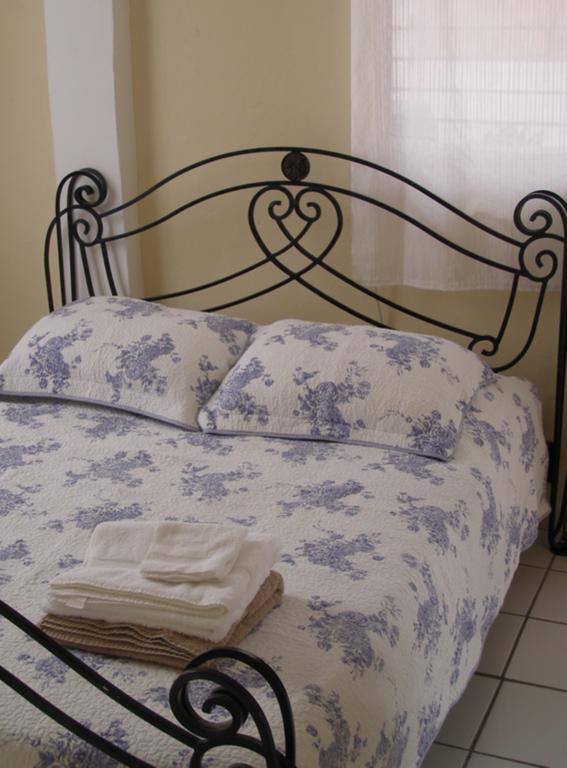 Colonial *