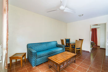 Punto Di Oro Aparthotel 2*