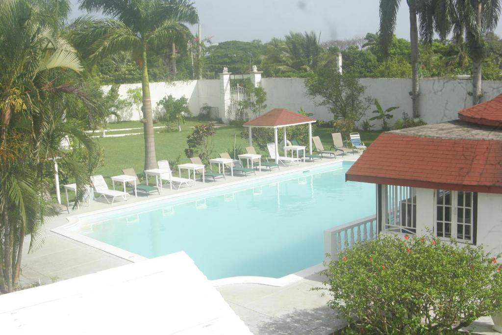 Hotel Executive Mammee Bay 3*