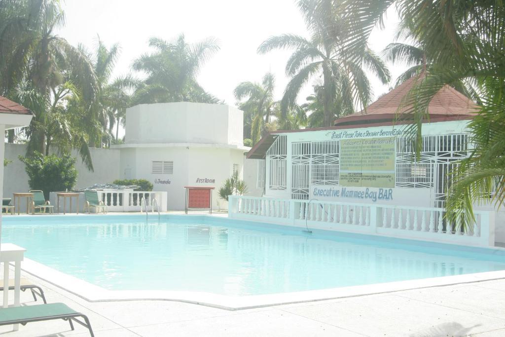 Executive Mammee Bay 3*