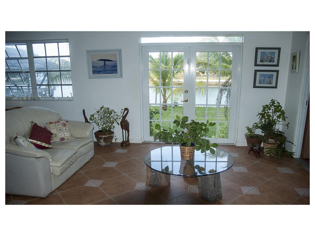 Silver Point Villa *